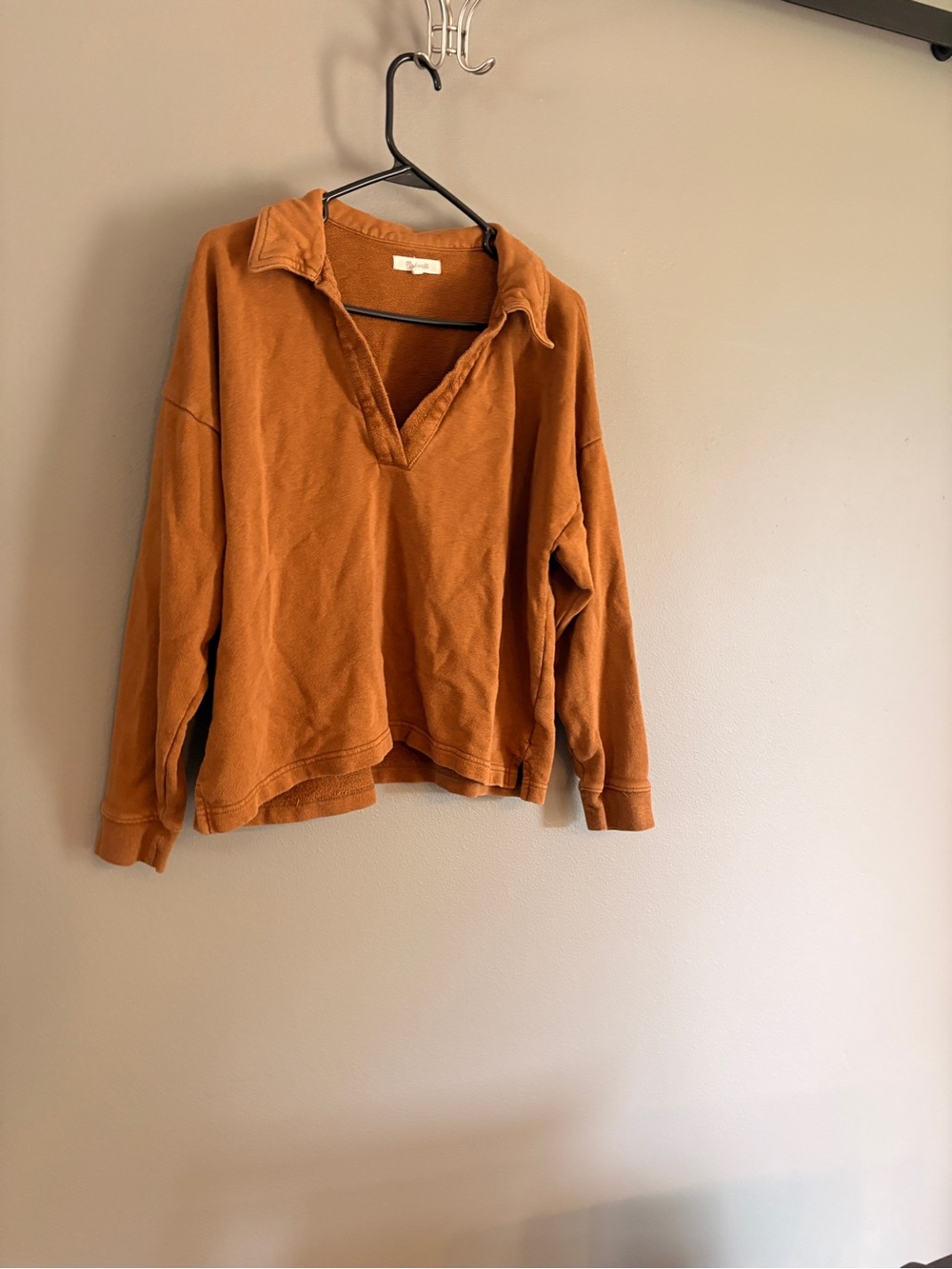 Madewell V-Neck Pullover Sweatshirt in Rust Orange